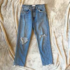 AMAZING Zara Size 6 Ankle Cut Ripped Mom Jean